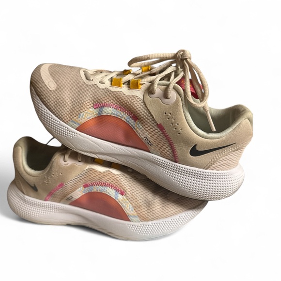 Nike Women's React Escape Run size8.5 - Picture 1 of 6